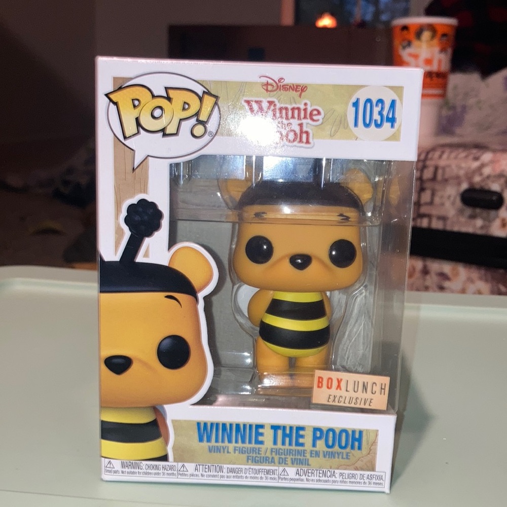 Winnie the Pooh funko pop bee outfit boxlunch exclusive